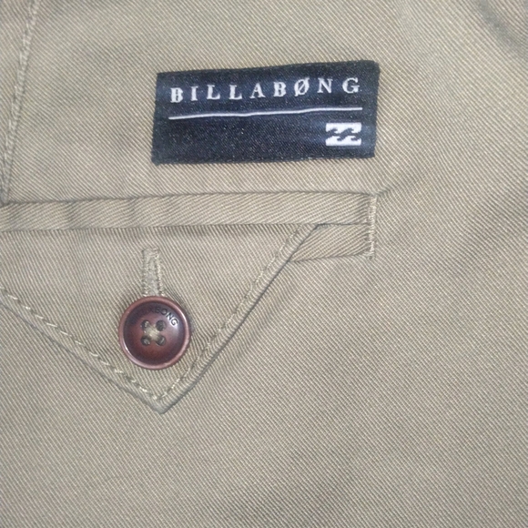 Billabong Men's Khaki Flat Front Shorts - Picture 4 of 6